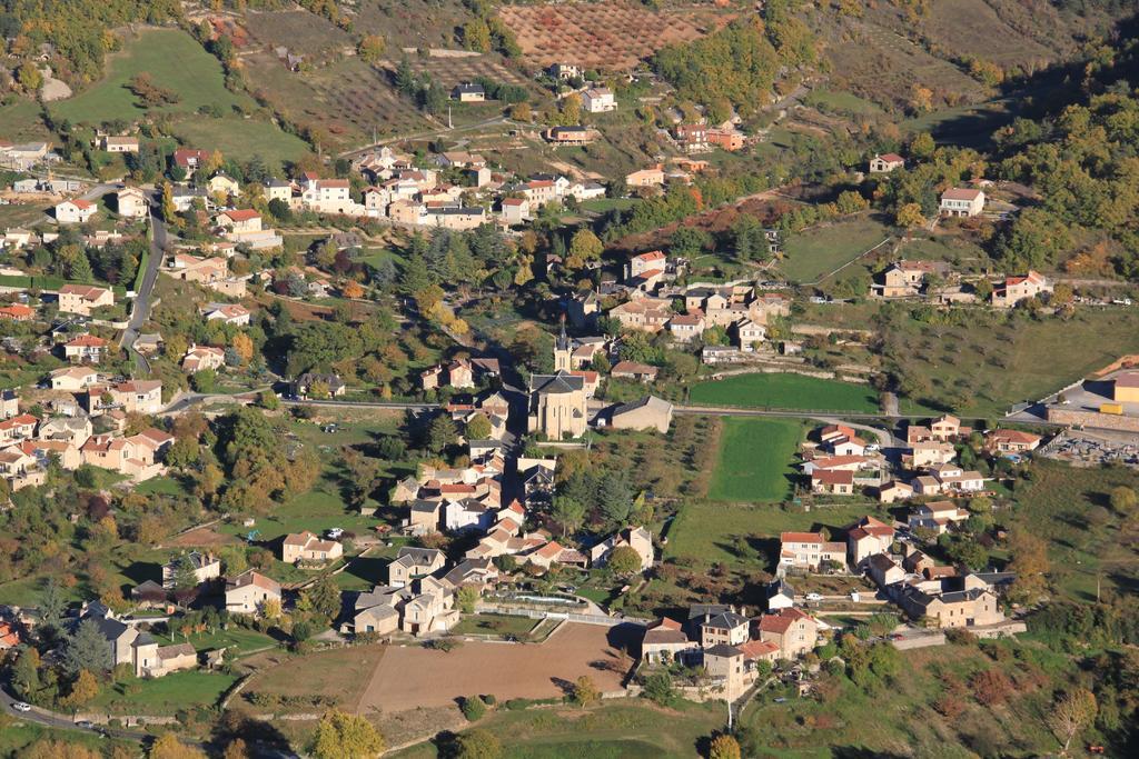 Gite La Cerise Qui Rit La Cresse Luaran gambar